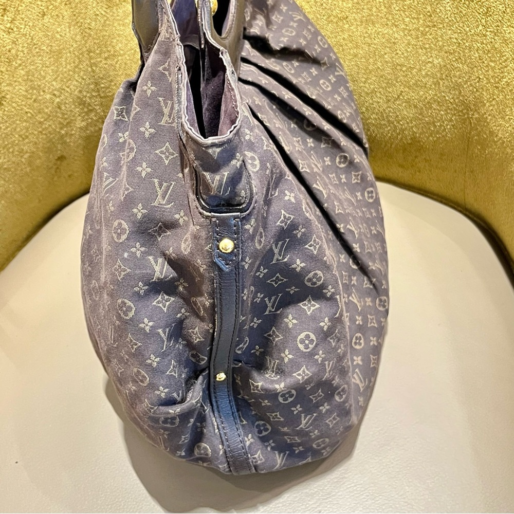 LOUIS VUITTON Fantaisie Monogram Idylle Canvas Fusian XL Hobo Bag - Picture 5 of 9